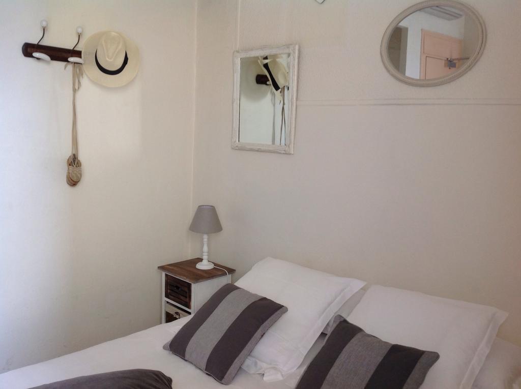 Lou Paradou Hotell Cagnes-sur-Mer Rum bild