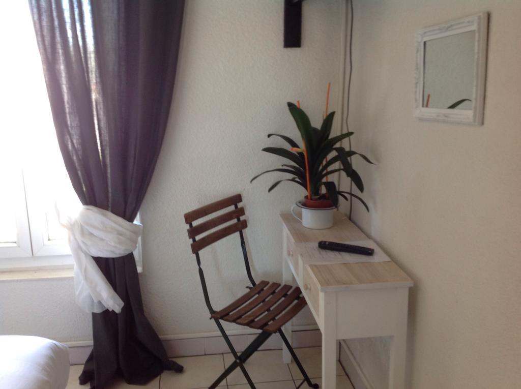 Lou Paradou Hotell Cagnes-sur-Mer Rum bild